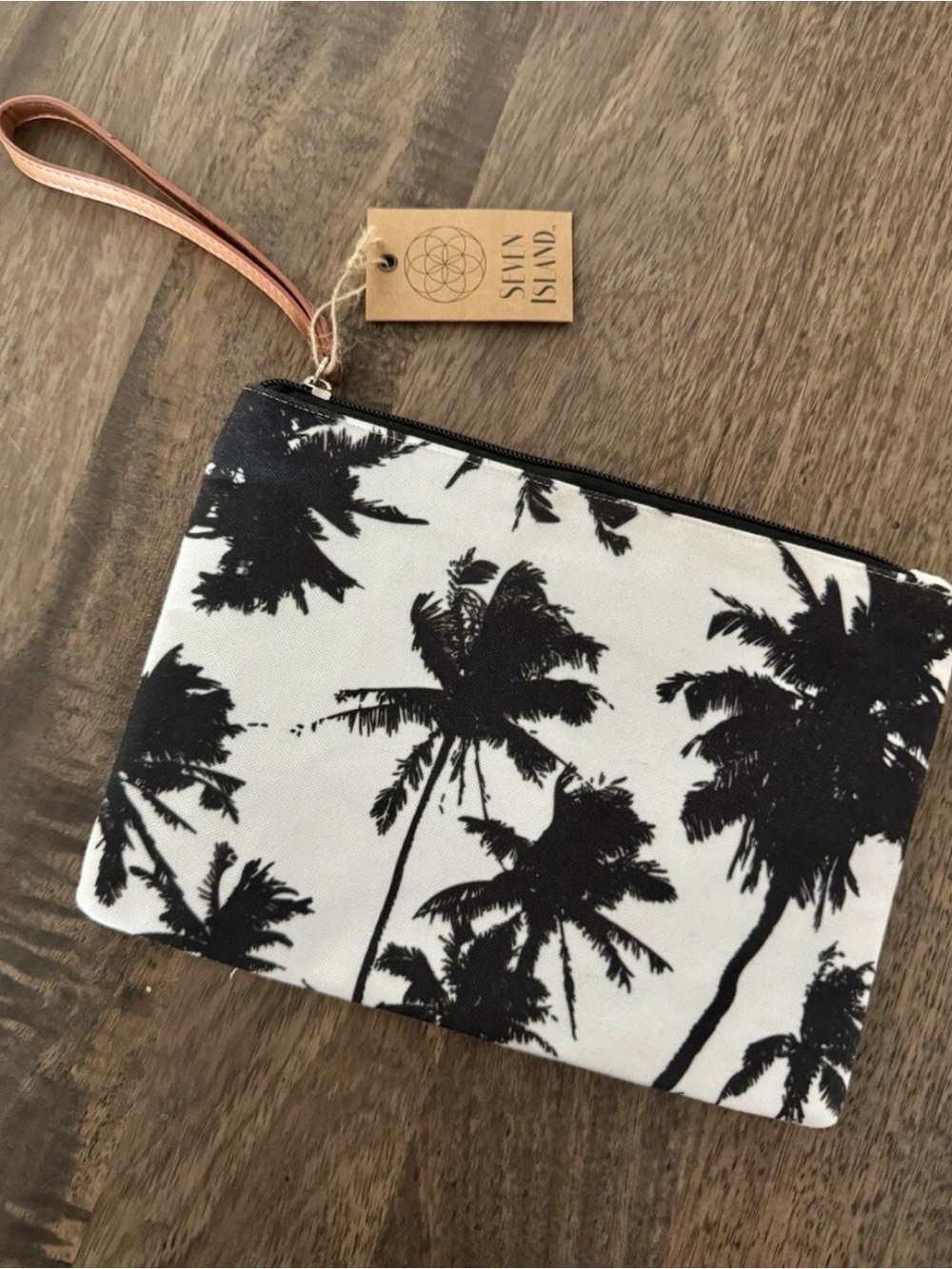 Seven Island Wristlet Black And White Canvas Palm Tree Bag, 9.75” X7”. Zippered